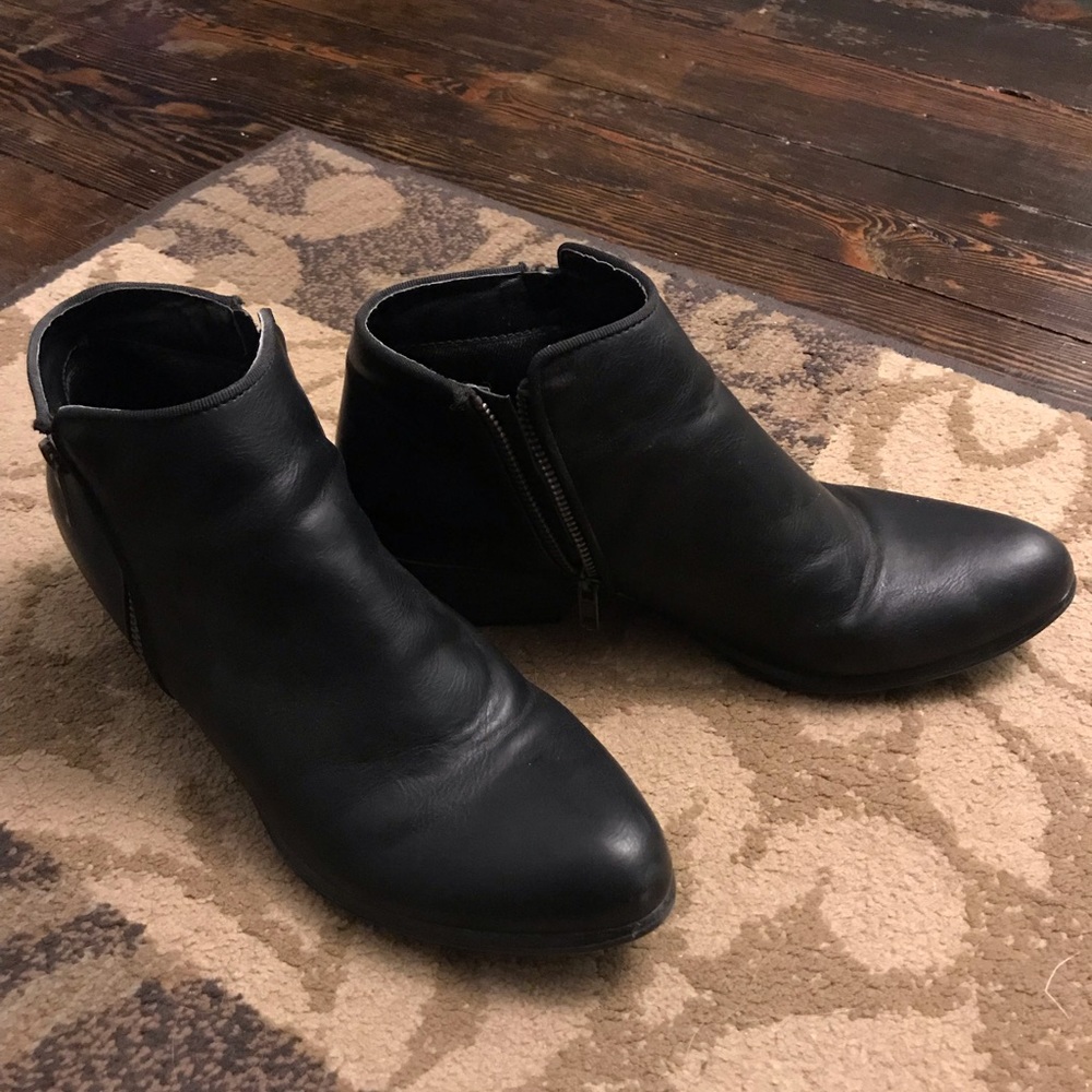 Esprit Black Booties- like new condition